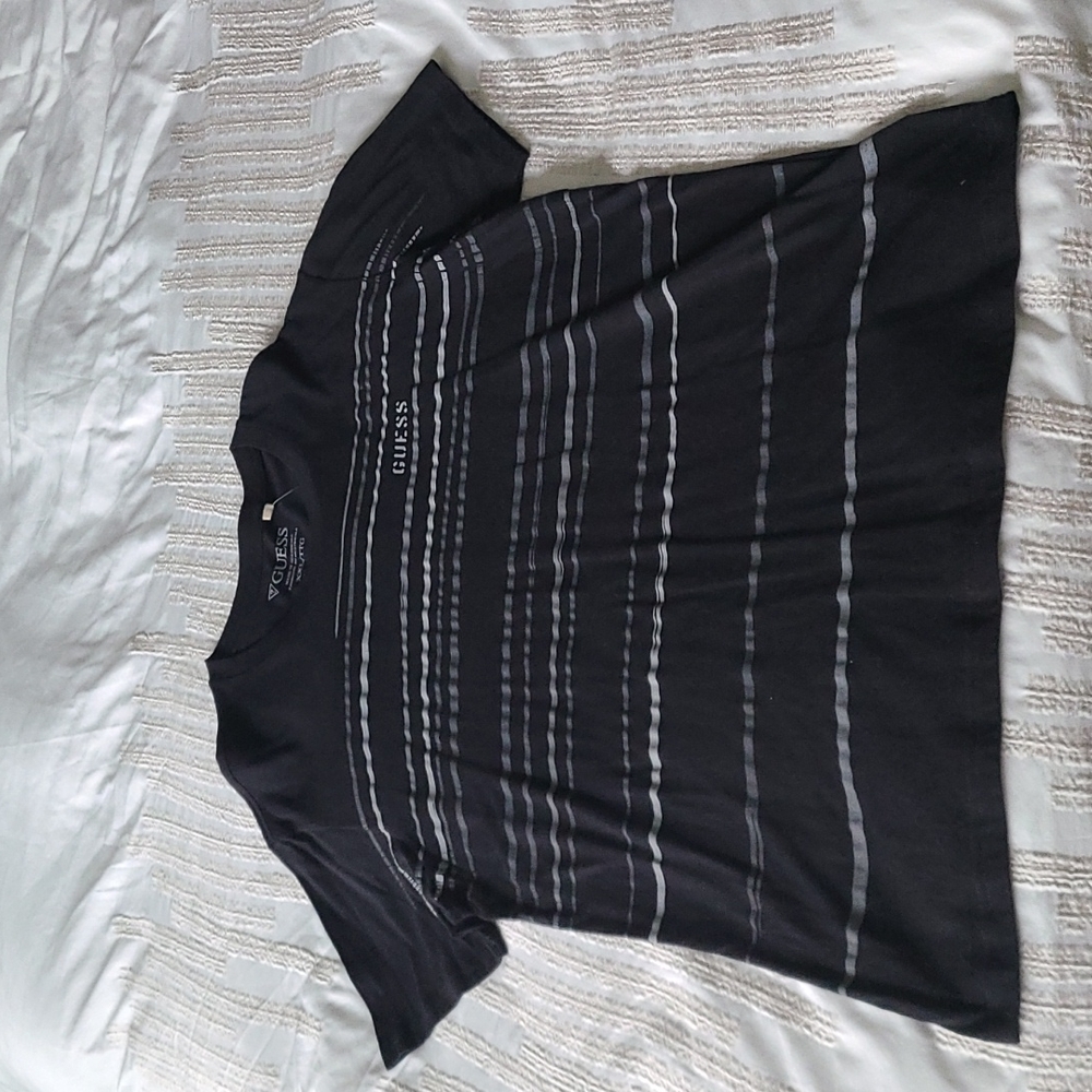 GUESS Men’s Black Striped Short Sleeve Tee